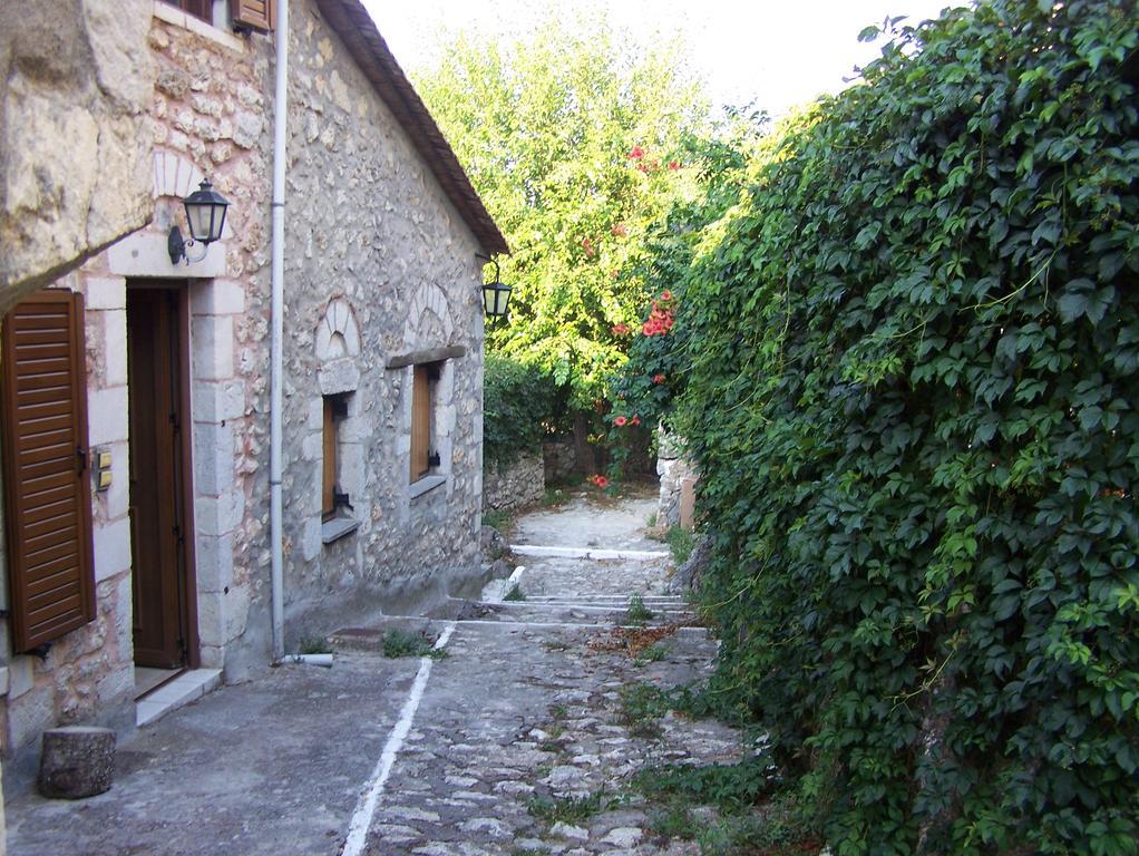 Gasthaus Diavatiko Stemnitsa Exterior foto