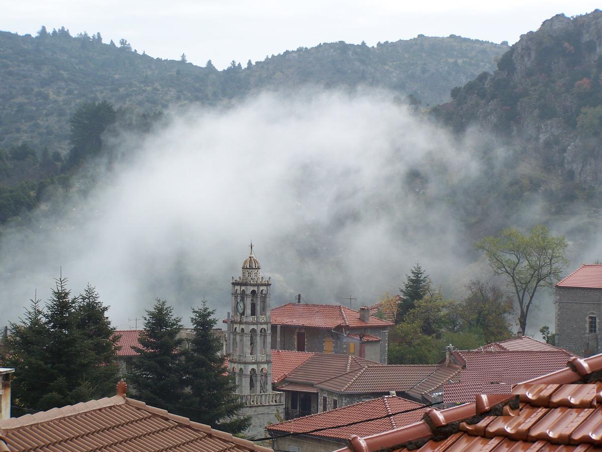 Gasthaus Diavatiko Stemnitsa Exterior foto